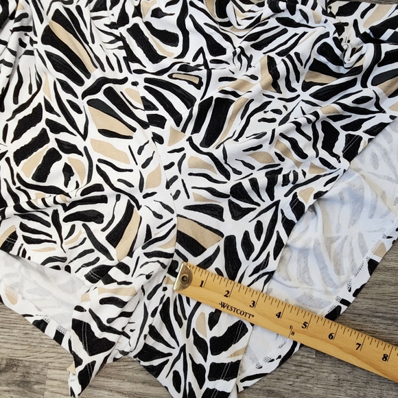 Loft Beach Romper Womens XL Black Beige White Flutter Sleeves Tie Belt vacay - Picture 13 of 15